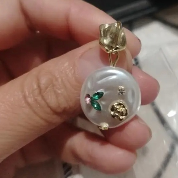 S925 Sterling Silver, Gold Plated, Baroque Flower Garden Pearl Earrings. New. - Picture 5 of 8